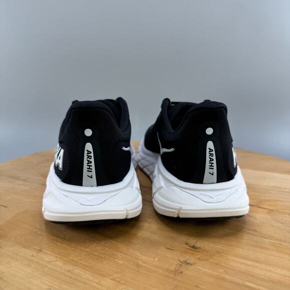Hoka One One Arahi 7 Women's Size 6 B Running Walking Shoes Black NEW - Picture 4 of 9